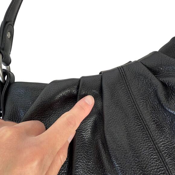 Simply Vera Wang Pleated Black Pebbled Leather Classic Hobo Shoulder Bag Purse - Picture 6 of 16